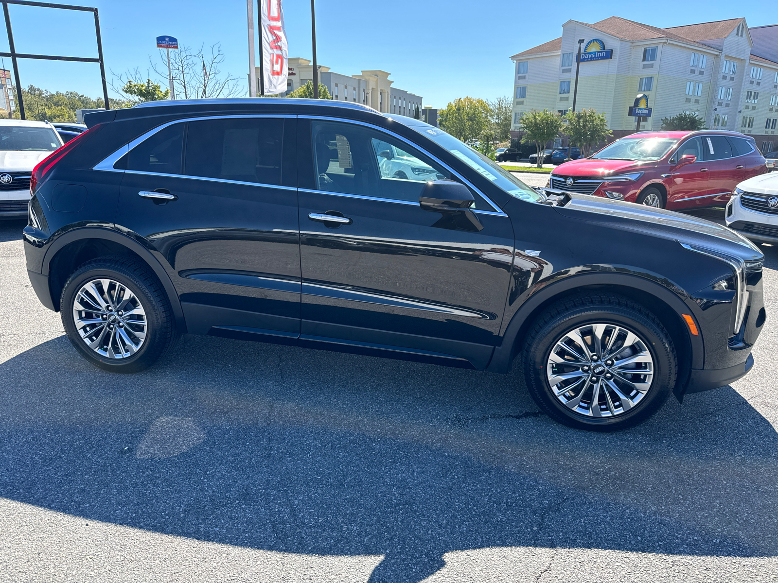 2024 Cadillac XT4 Premium Luxury 3