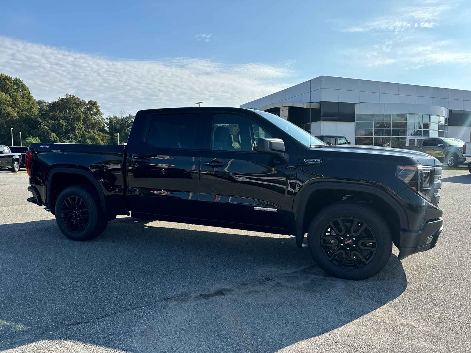 2024 GMC Sierra 1500 Elevation 3