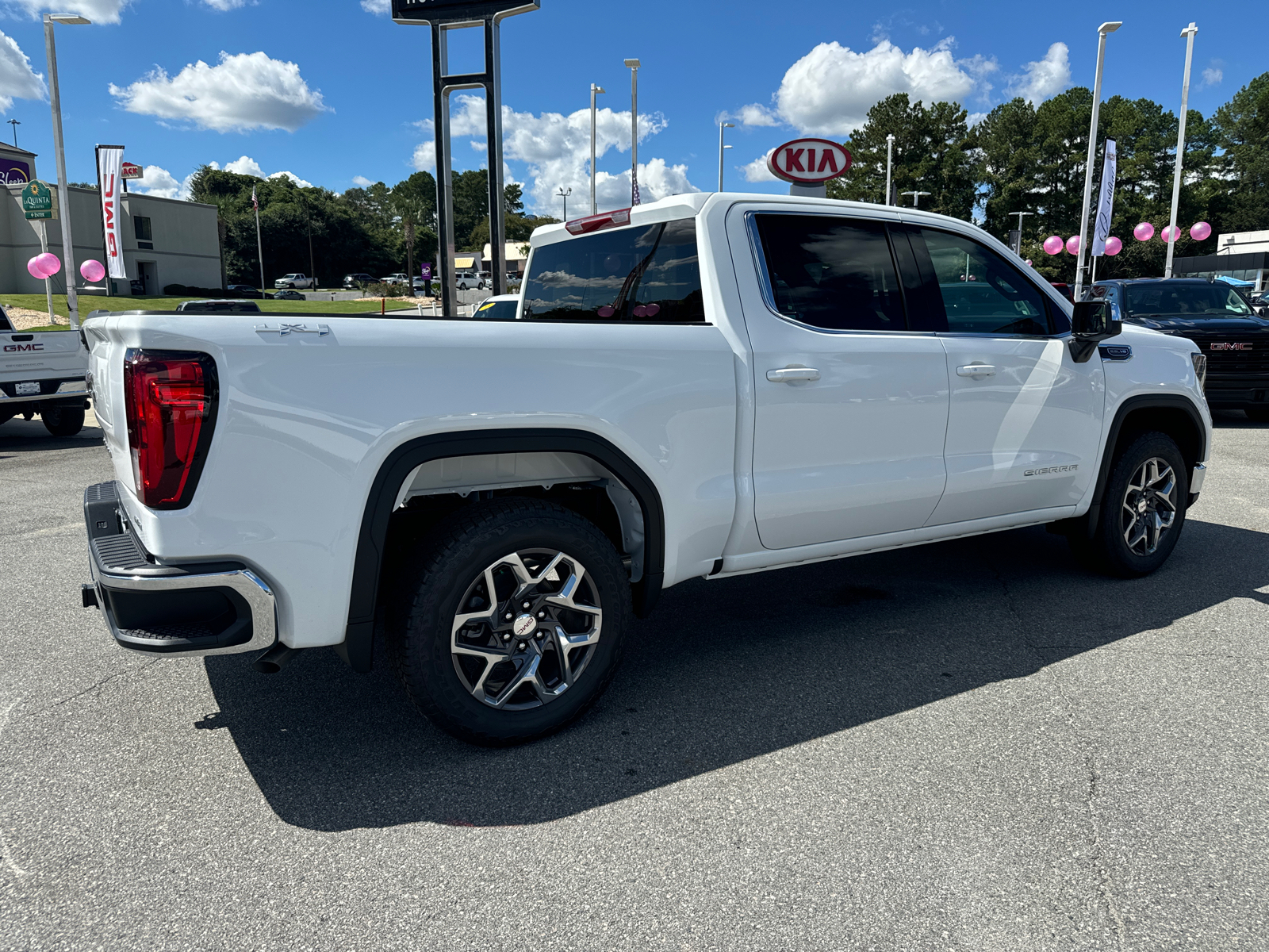 2024 GMC Sierra 1500 SLE 5