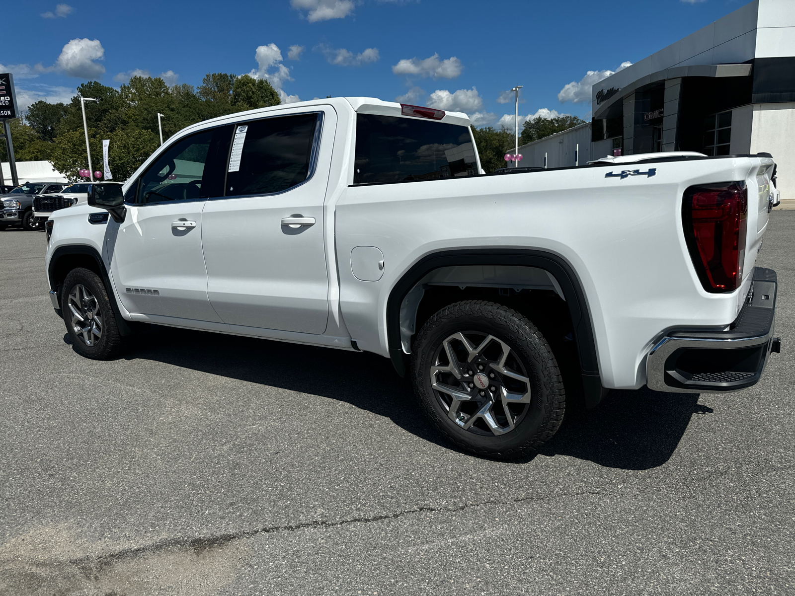 2024 GMC Sierra 1500 SLE 7