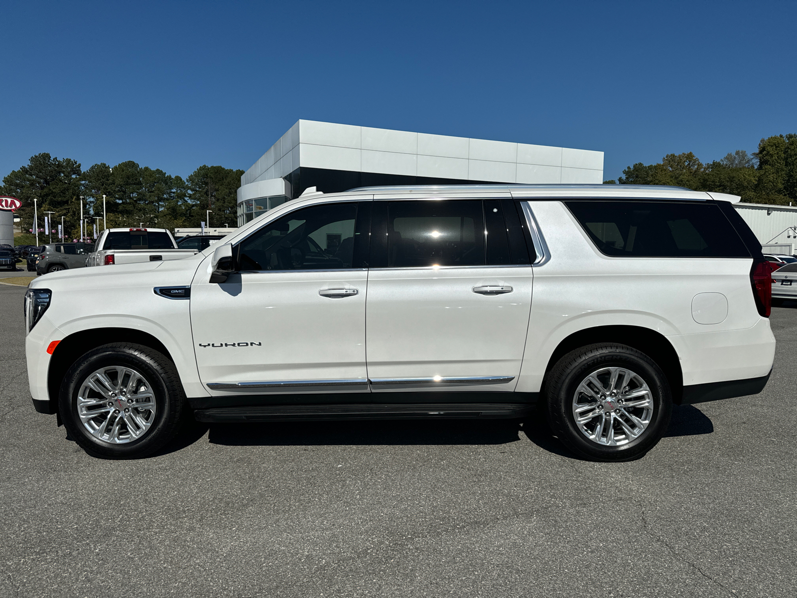 2024 GMC Yukon XL SLT 8