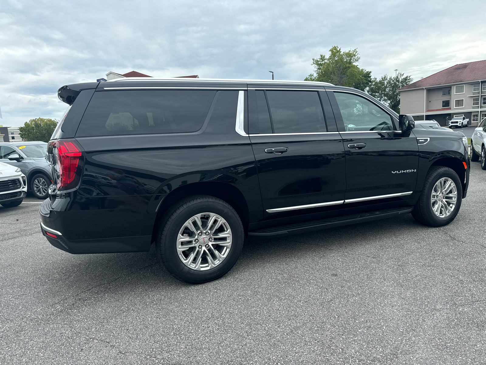 2024 GMC Yukon XL SLT 5