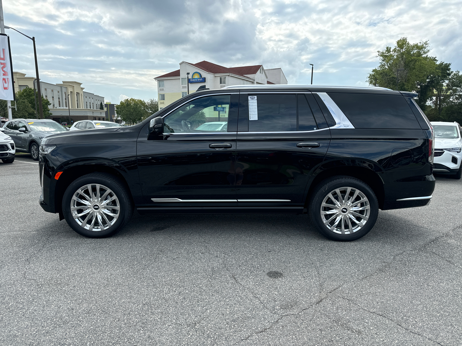 2024 Cadillac Escalade Premium Luxury 8