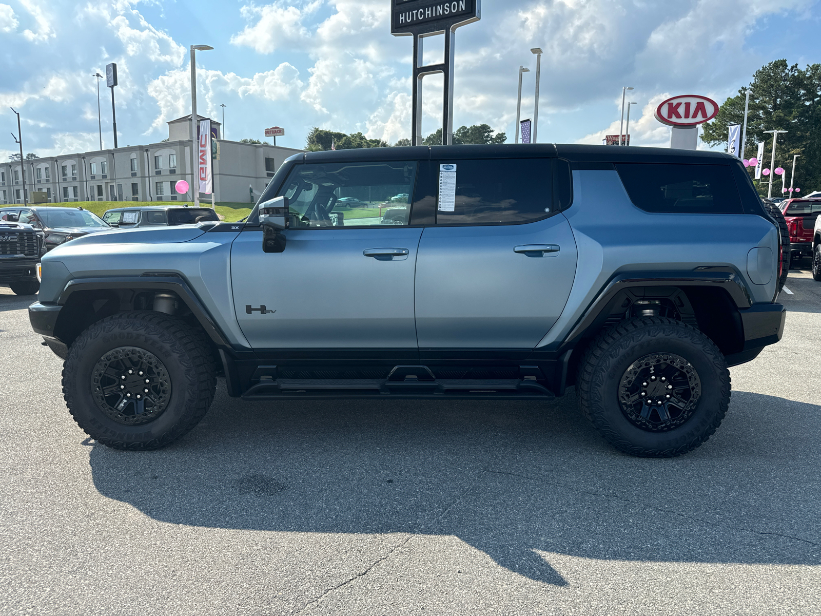 2024 GMC Hummer EV SUV 3X 8