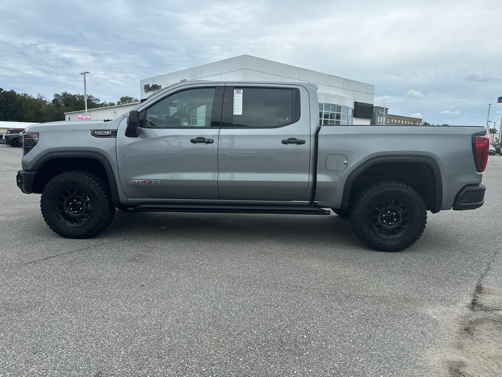 2025 GMC Sierra 1500 AT4X 8