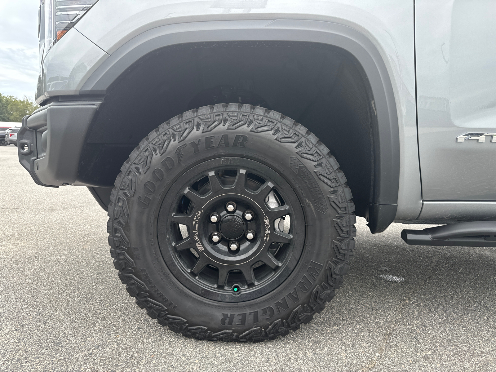 2025 GMC Sierra 1500 AT4X 11