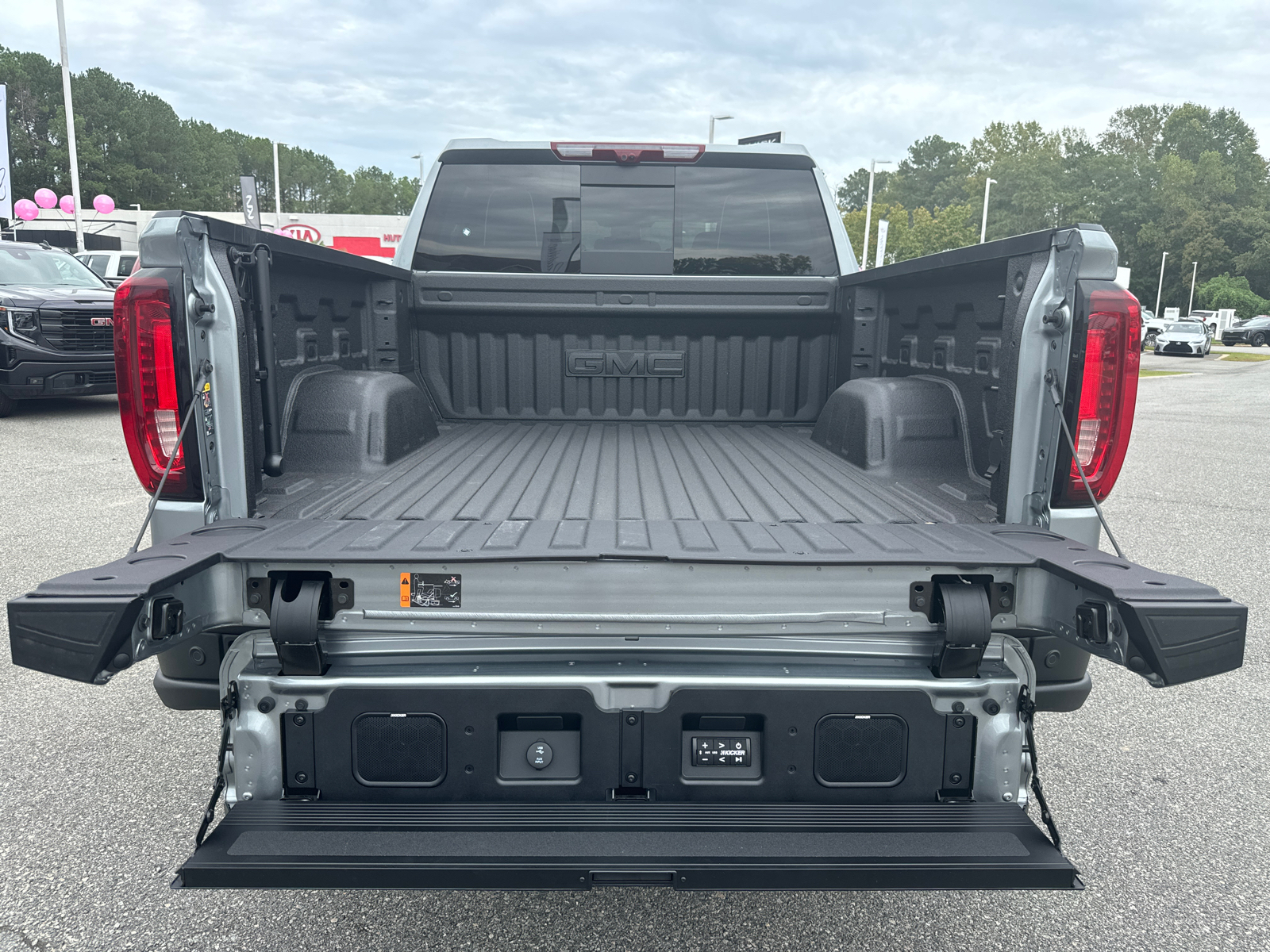 2025 GMC Sierra 1500 AT4X 18