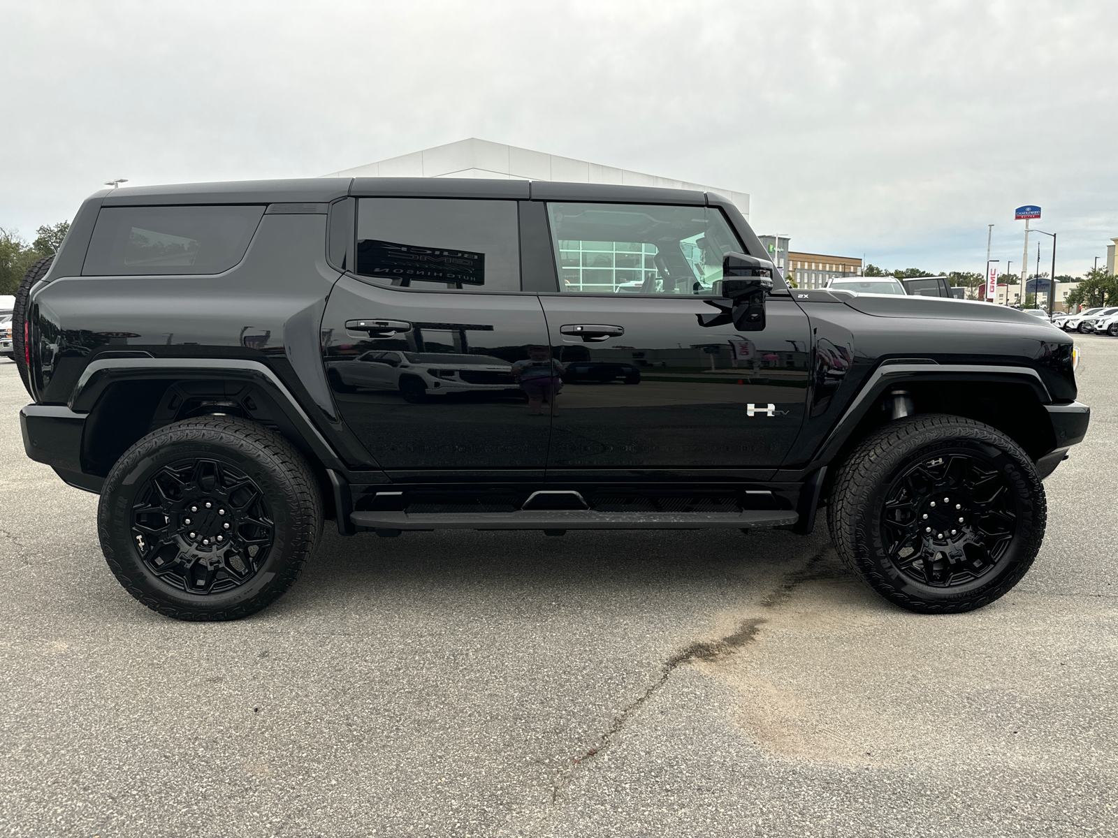 2025 GMC Hummer EV SUV 2X 4