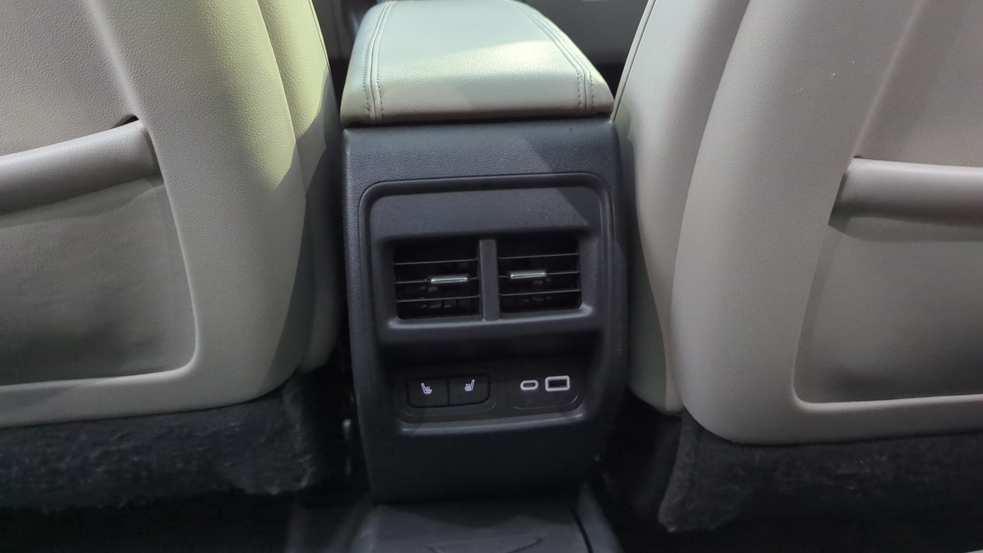 2019 Cadillac XT4 AWD Luxury 34