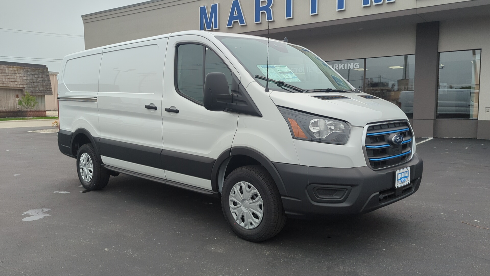 2023 Ford E-Transit Cargo Van  1