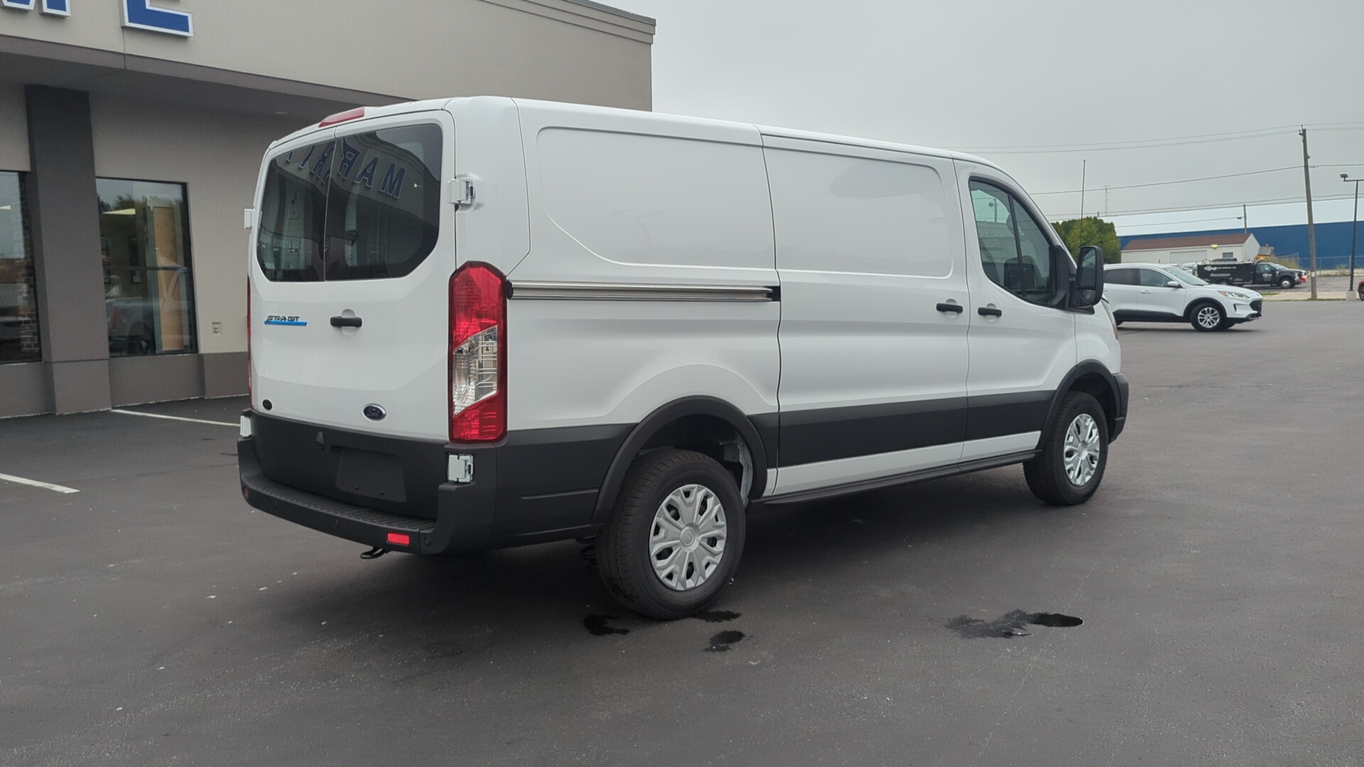 2023 Ford E-Transit Cargo Van  3