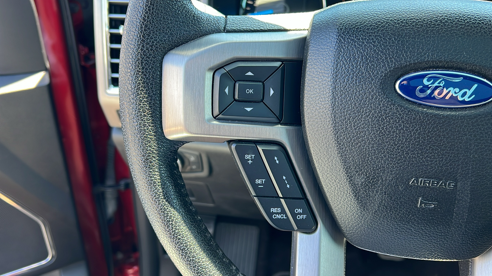 2016 Ford F-150 Platinum 12