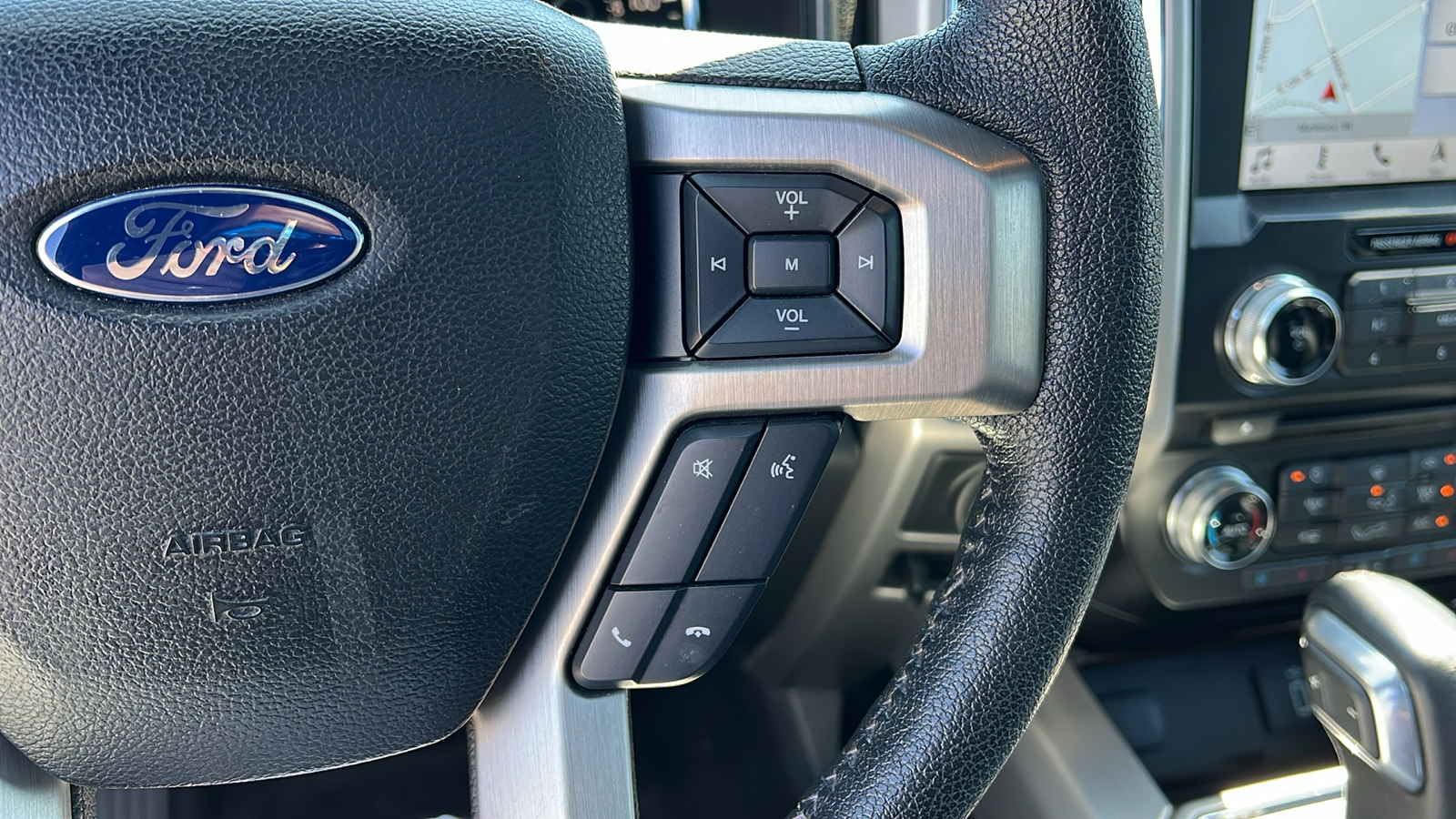 2016 Ford F-150 Platinum 13