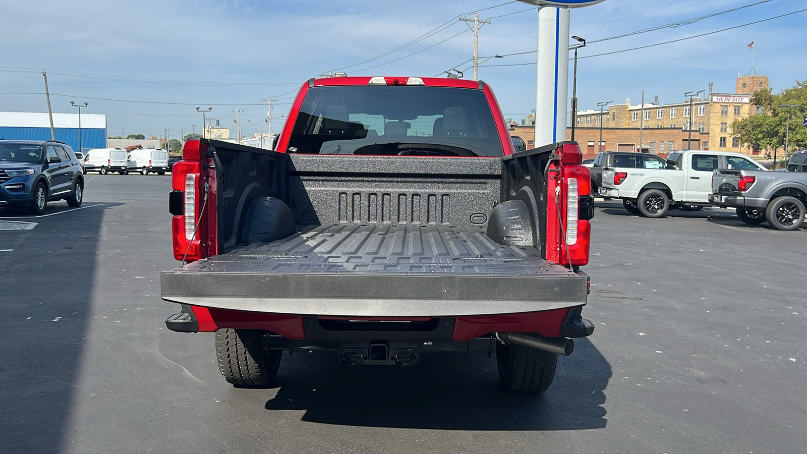 2024 Ford Super Duty F-350 SRW XLT 27