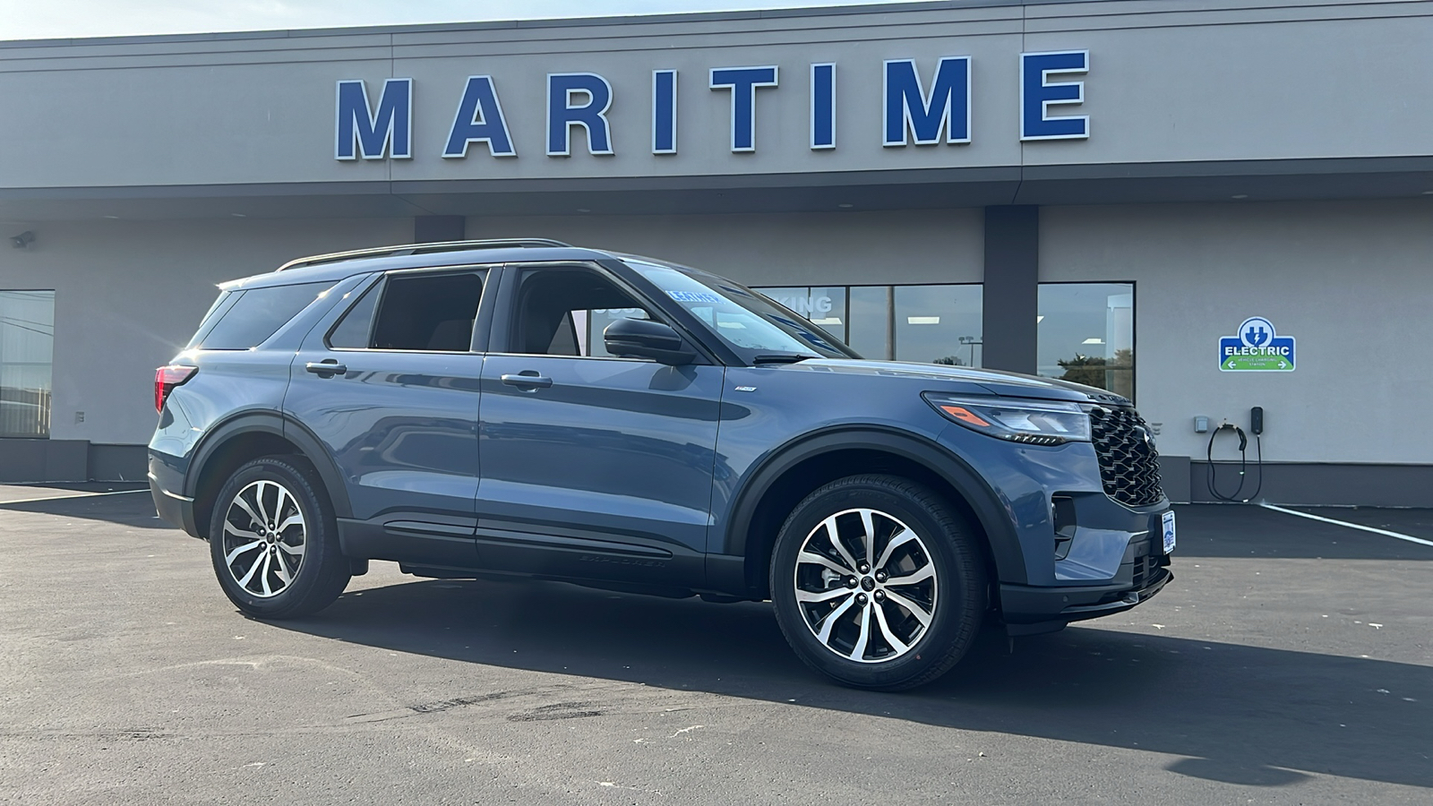 2025 Ford Explorer ST-Line 1