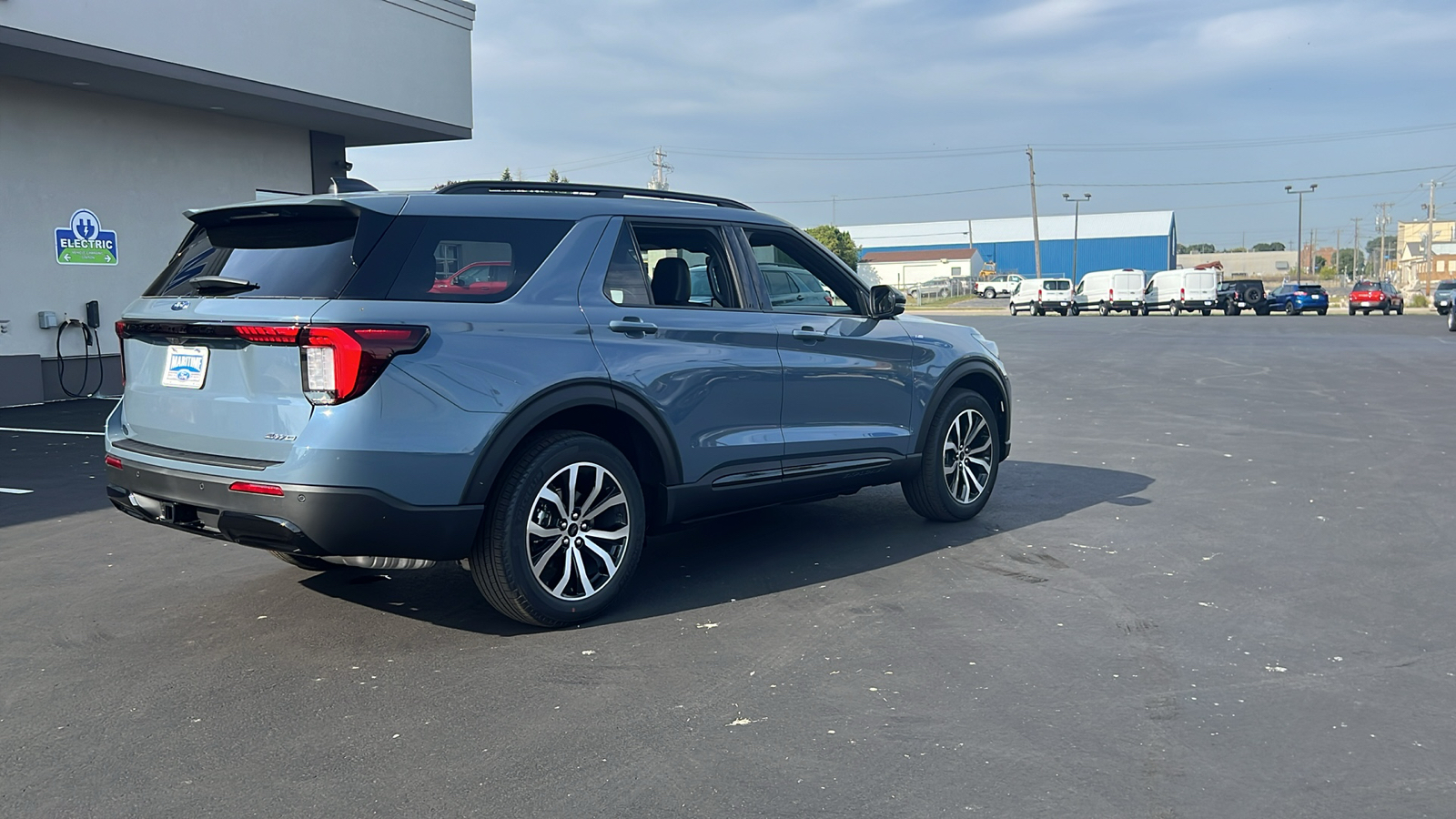 2025 Ford Explorer ST-Line 5