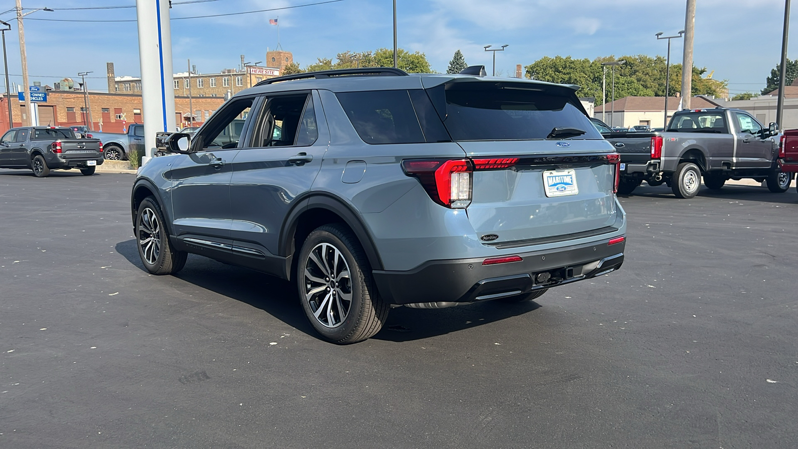 2025 Ford Explorer ST-Line 7