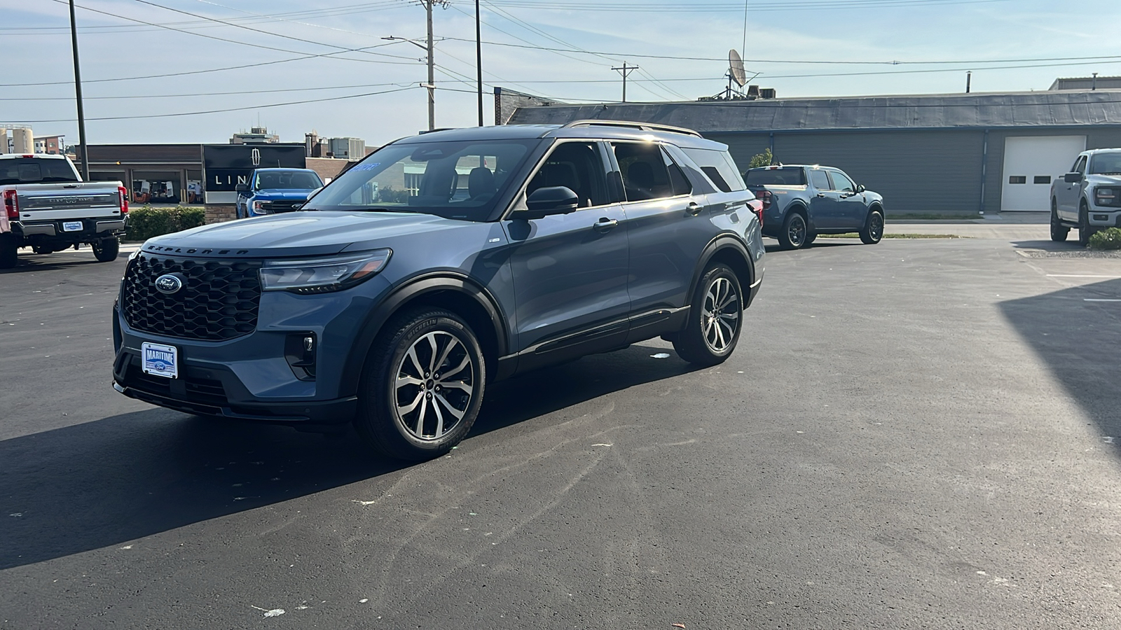 2025 Ford Explorer ST-Line 9