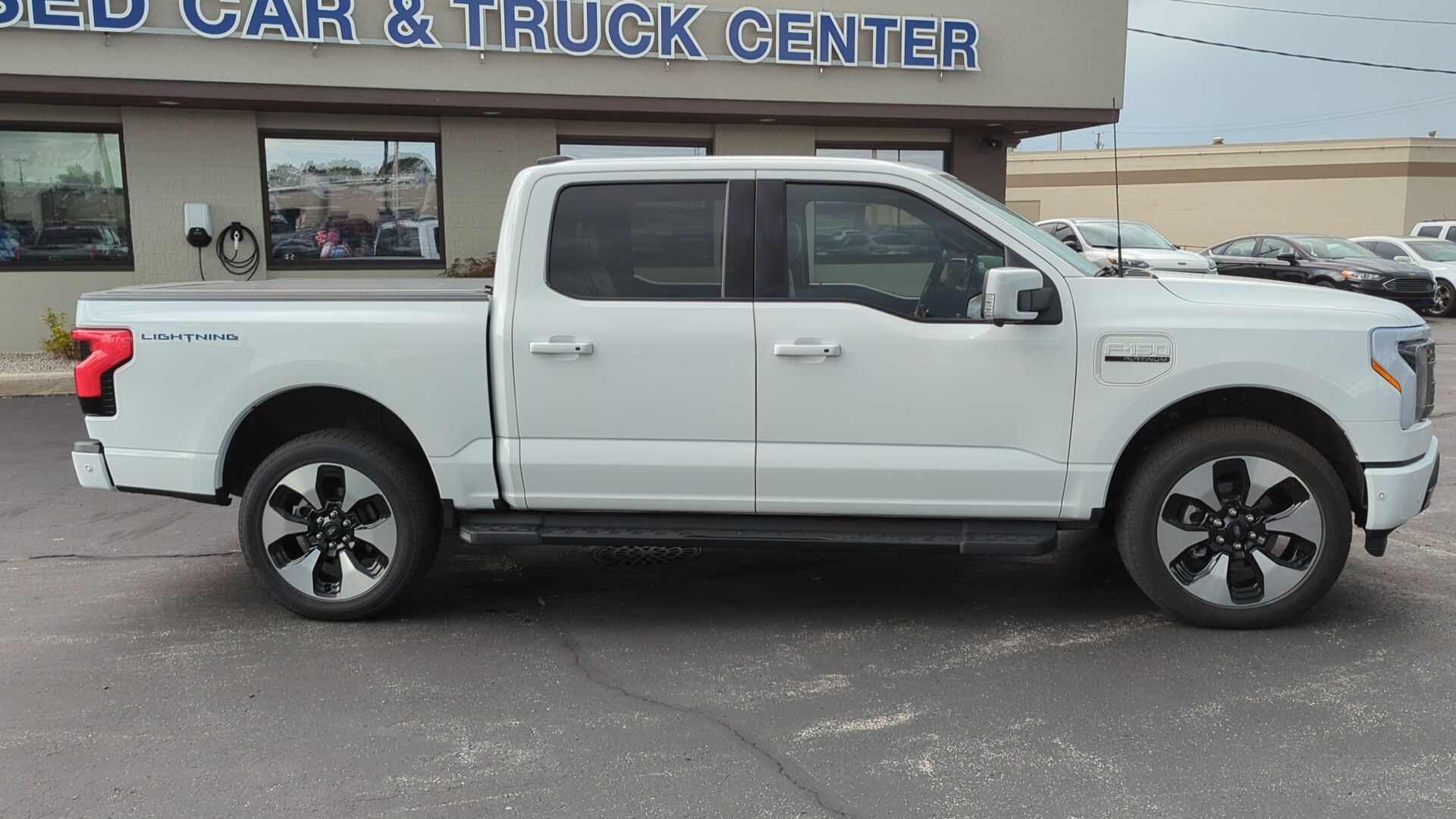 2022 Ford F-150 Lightning Platinum 2