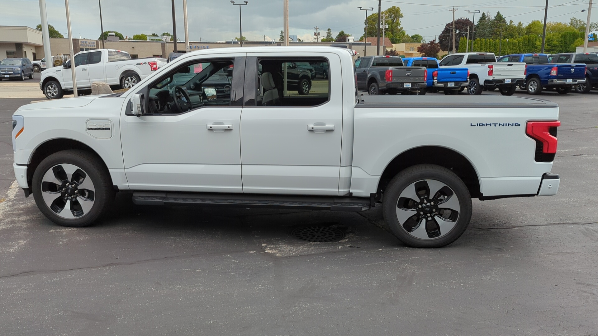 2022 Ford F-150 Lightning Platinum 10