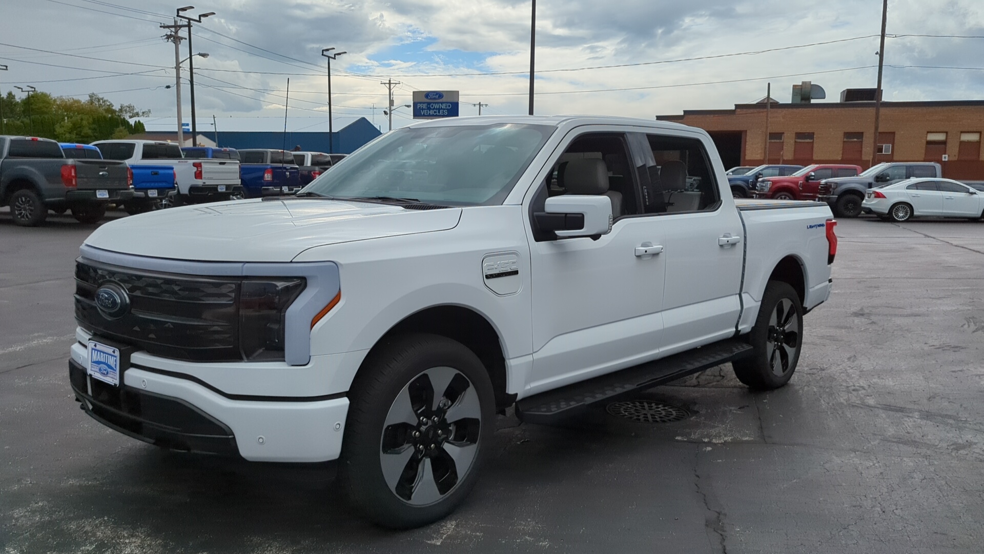 2022 Ford F-150 Lightning Platinum 11