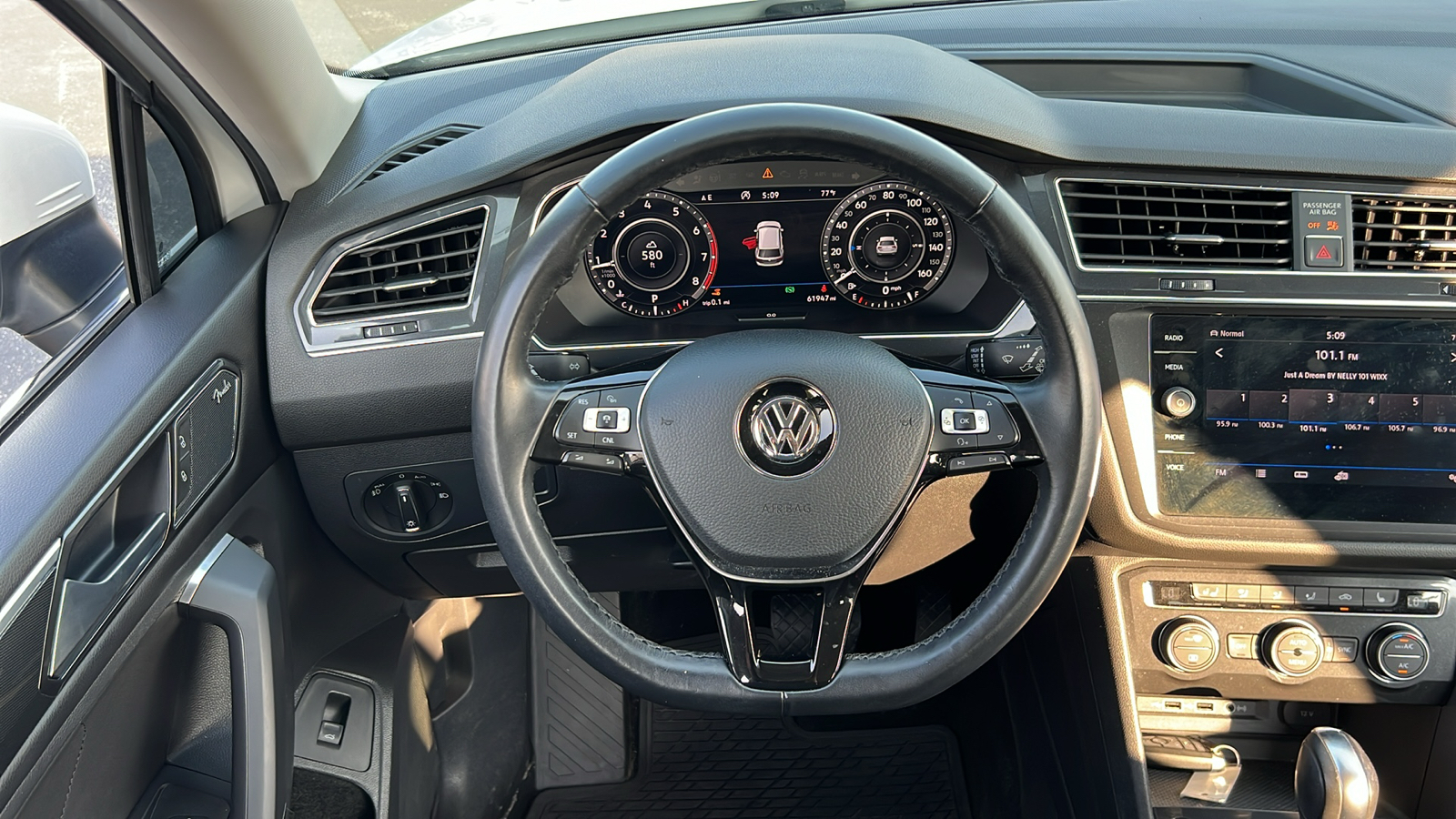 2018 Volkswagen Tiguan SEL Premium 11