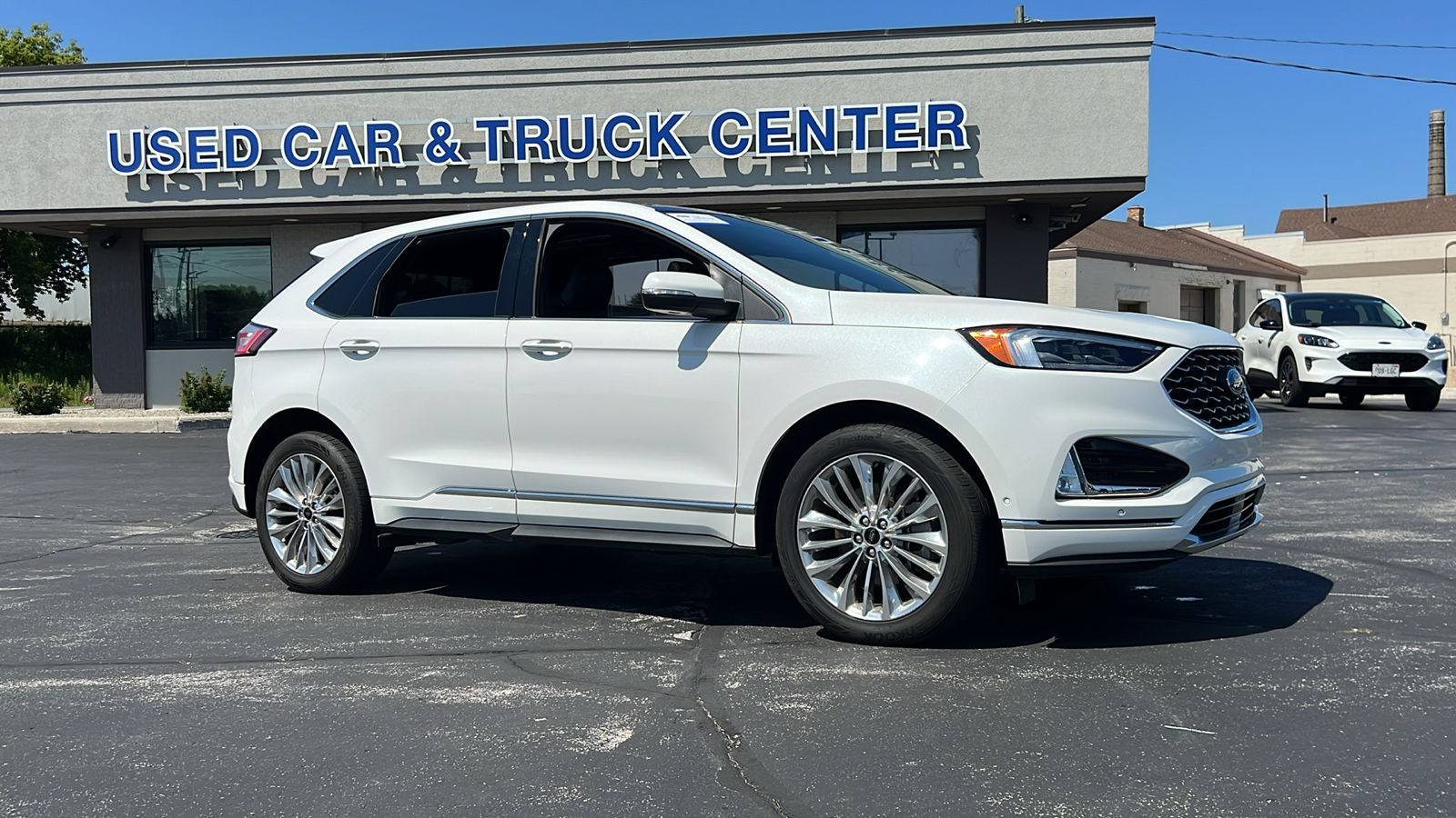 2021 Ford Edge Titanium 1