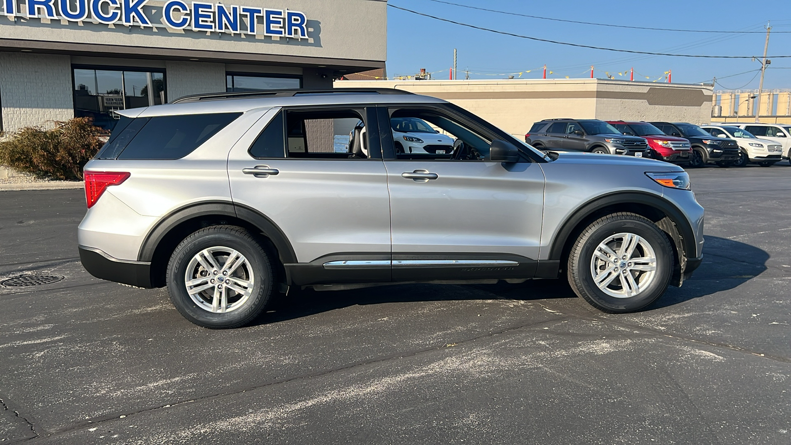 2021 Ford Explorer XLT 4