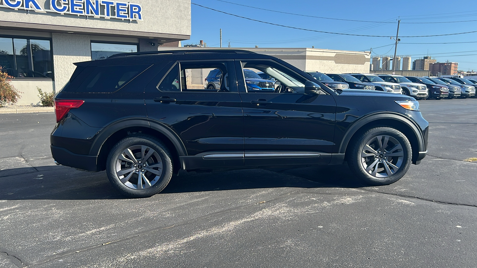 2022 Ford Explorer XLT 4