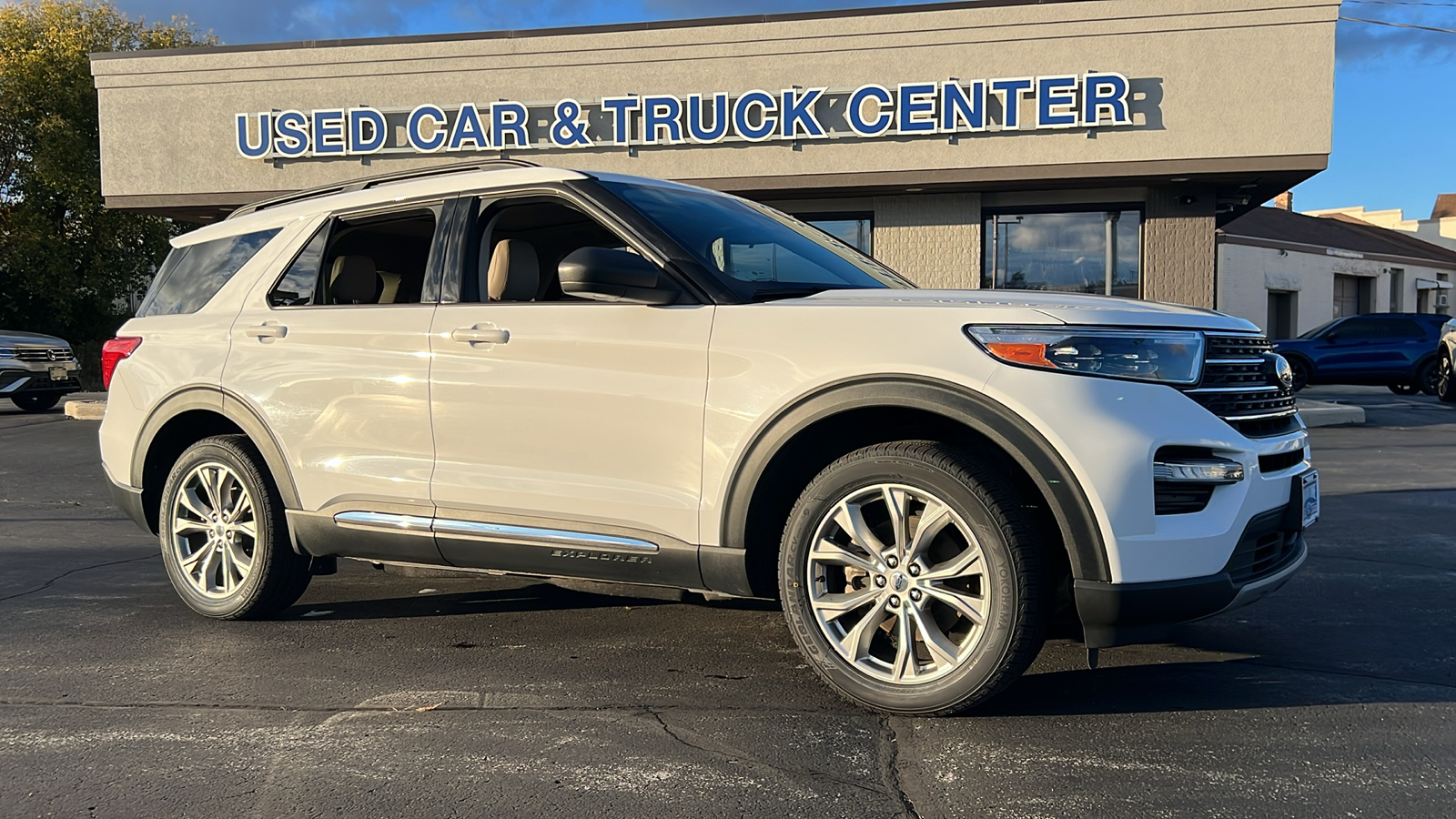 2021 Ford Explorer XLT 1