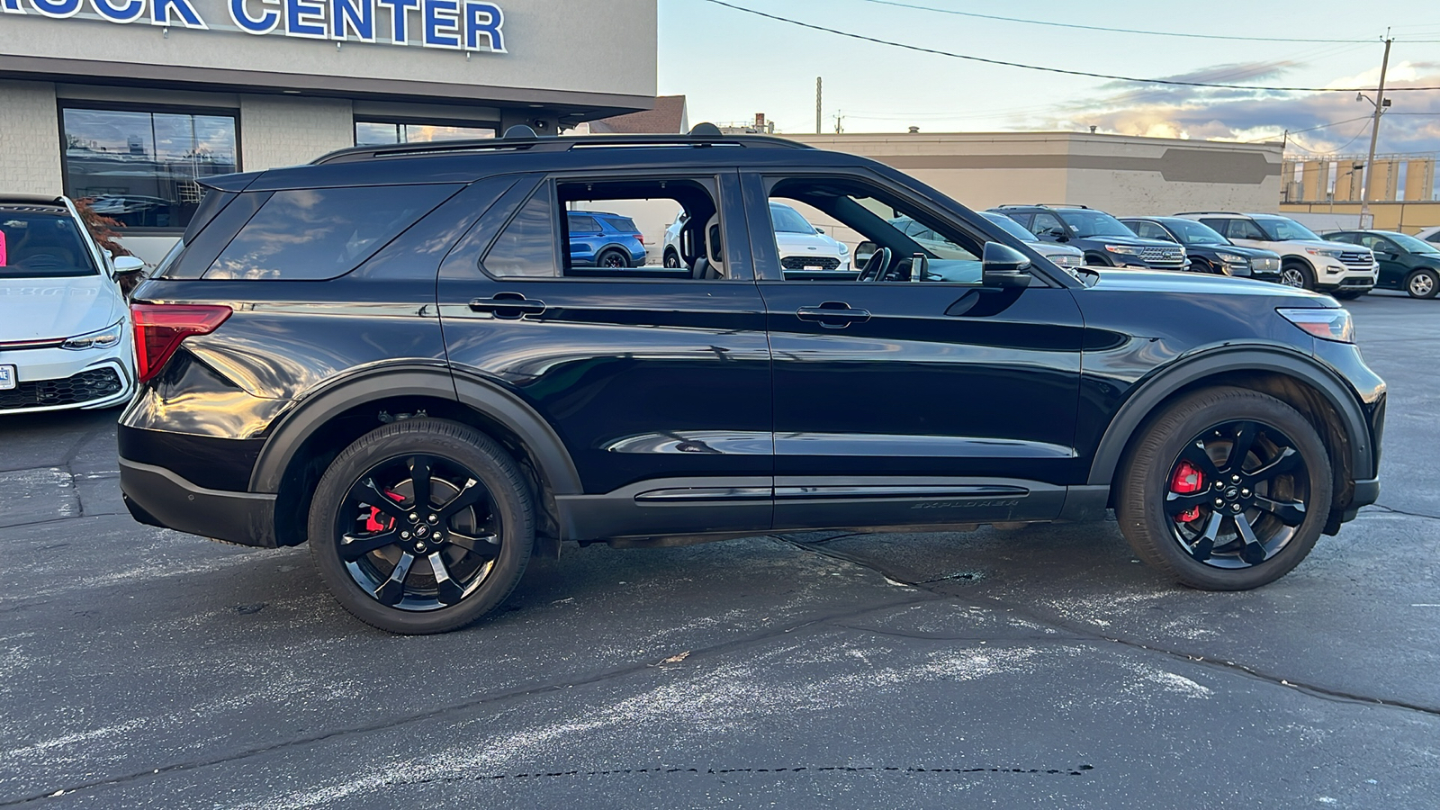 2021 Ford Explorer ST 4