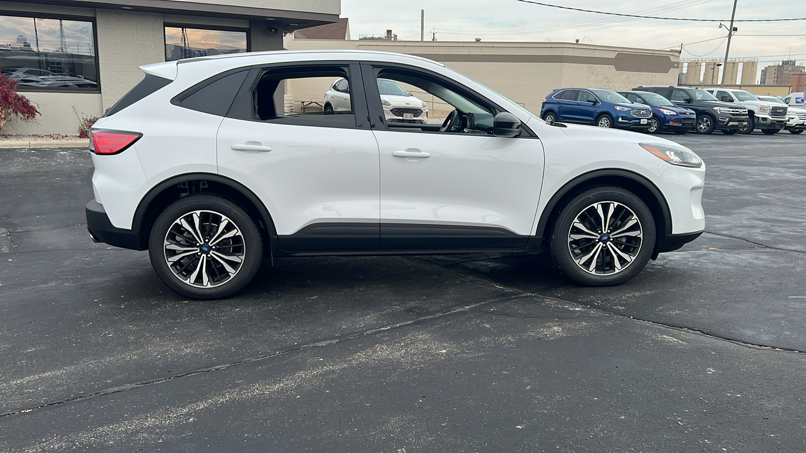 2022 Ford Escape SE Hybrid 4