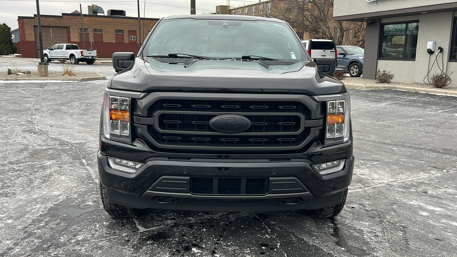 2021 Ford F-150 XLT 2