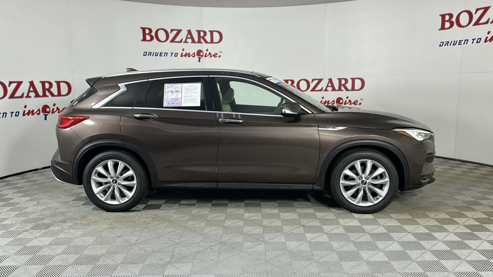 2019 INFINITI QX50 ESSENTIAL 9