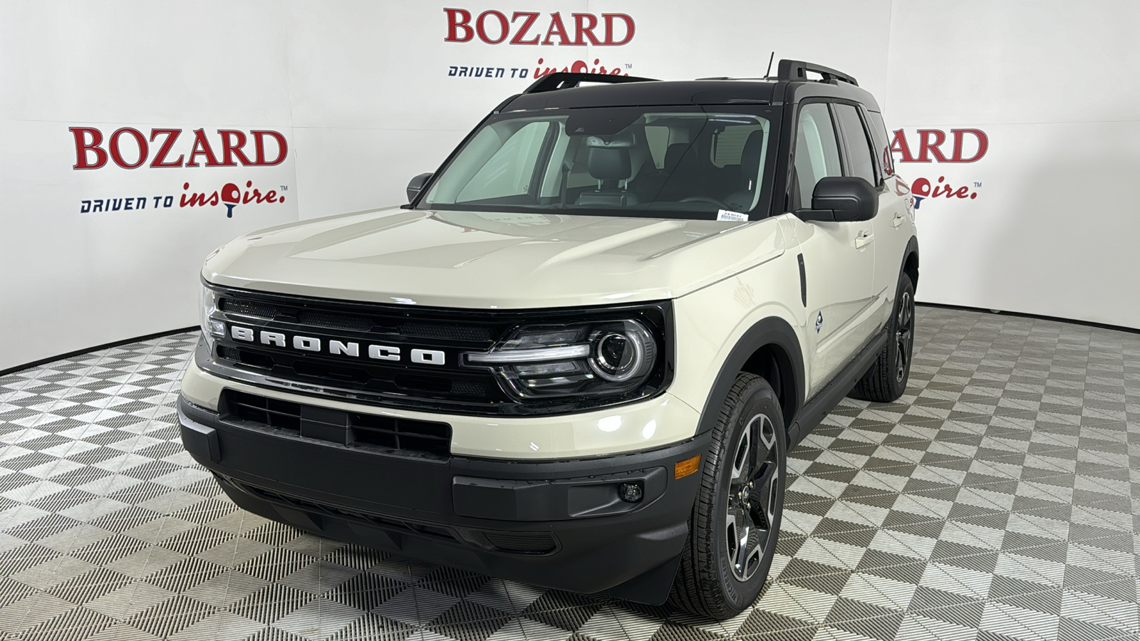 2024 Ford Bronco Sport Outer Banks 3