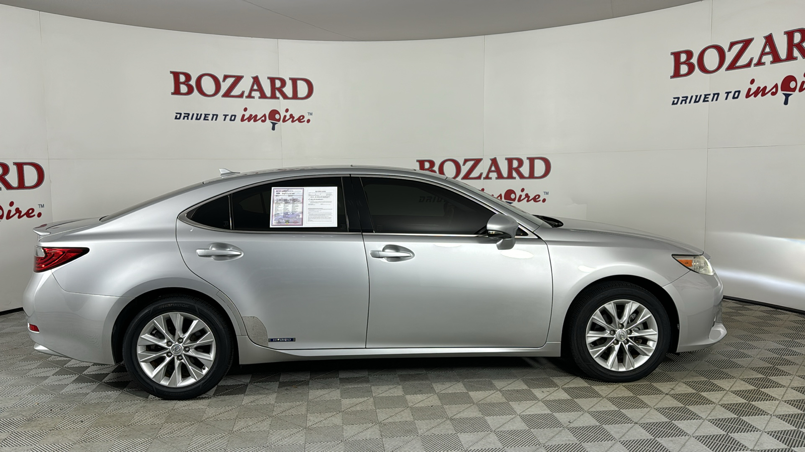 2014 Lexus ES 300h 8