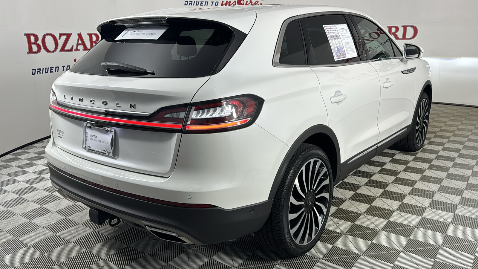 2023 Lincoln Nautilus Black Label 7