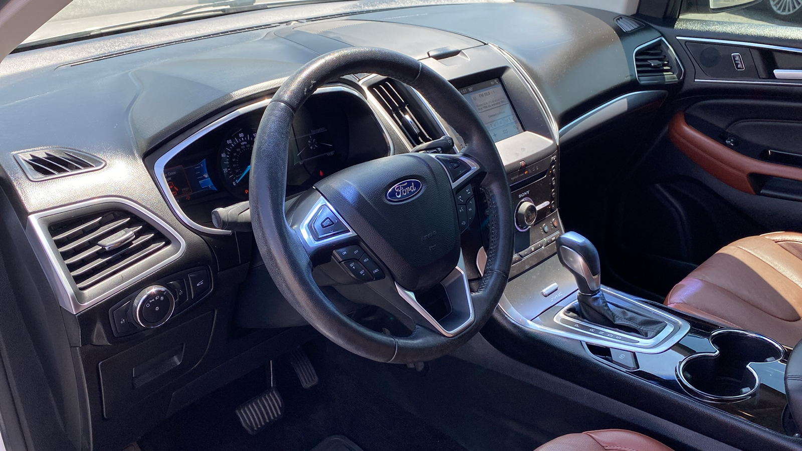2016 Ford Edge Titanium 9
