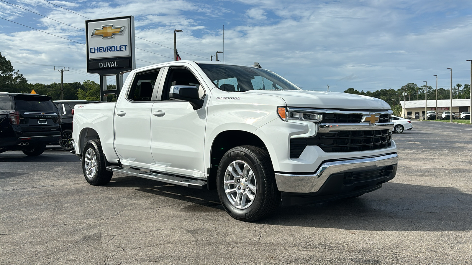 2023 Chevrolet Silverado 1500 LT 1