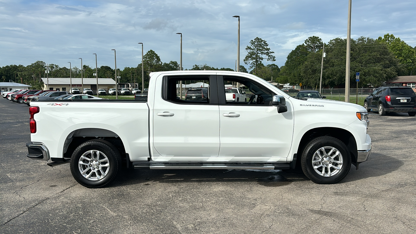 2023 Chevrolet Silverado 1500 LT 31