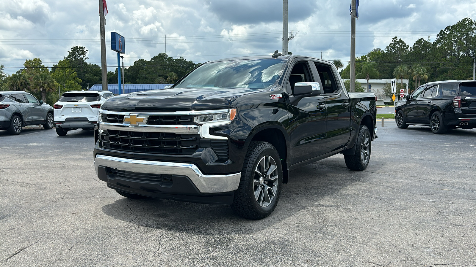 2024 Chevrolet Silverado 1500 LT 3