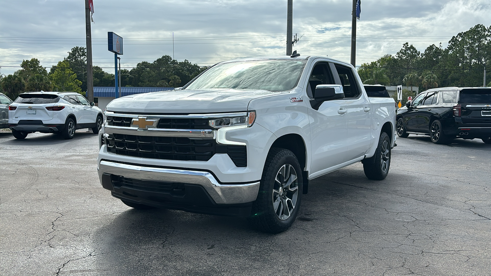 2024 Chevrolet Silverado 1500 LT 3