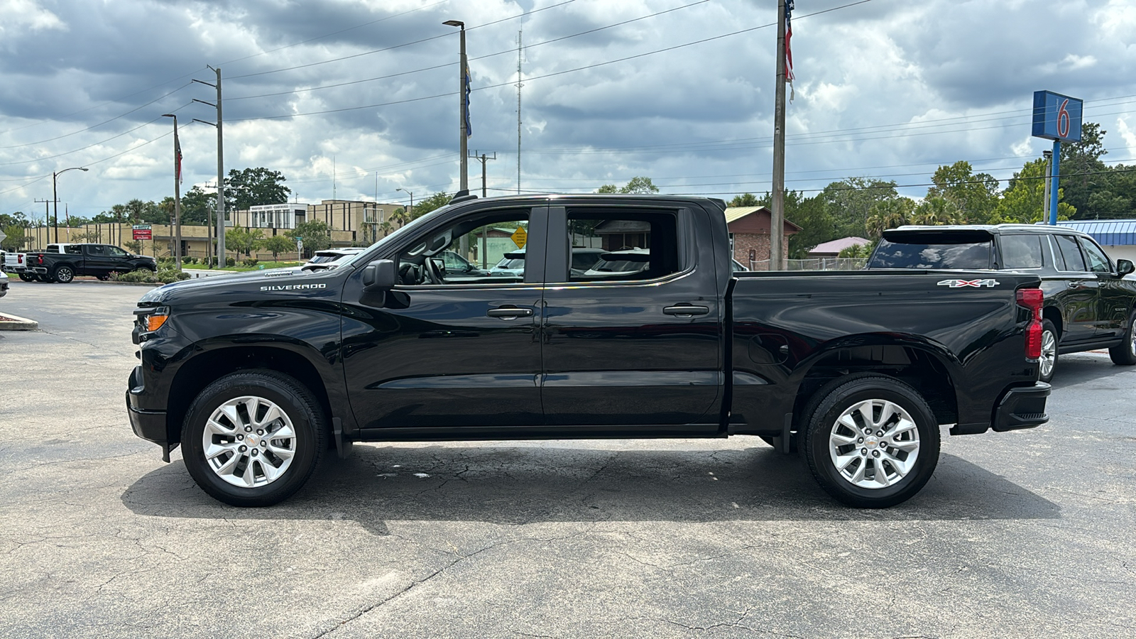 2024 Chevrolet Silverado 1500 Custom 4