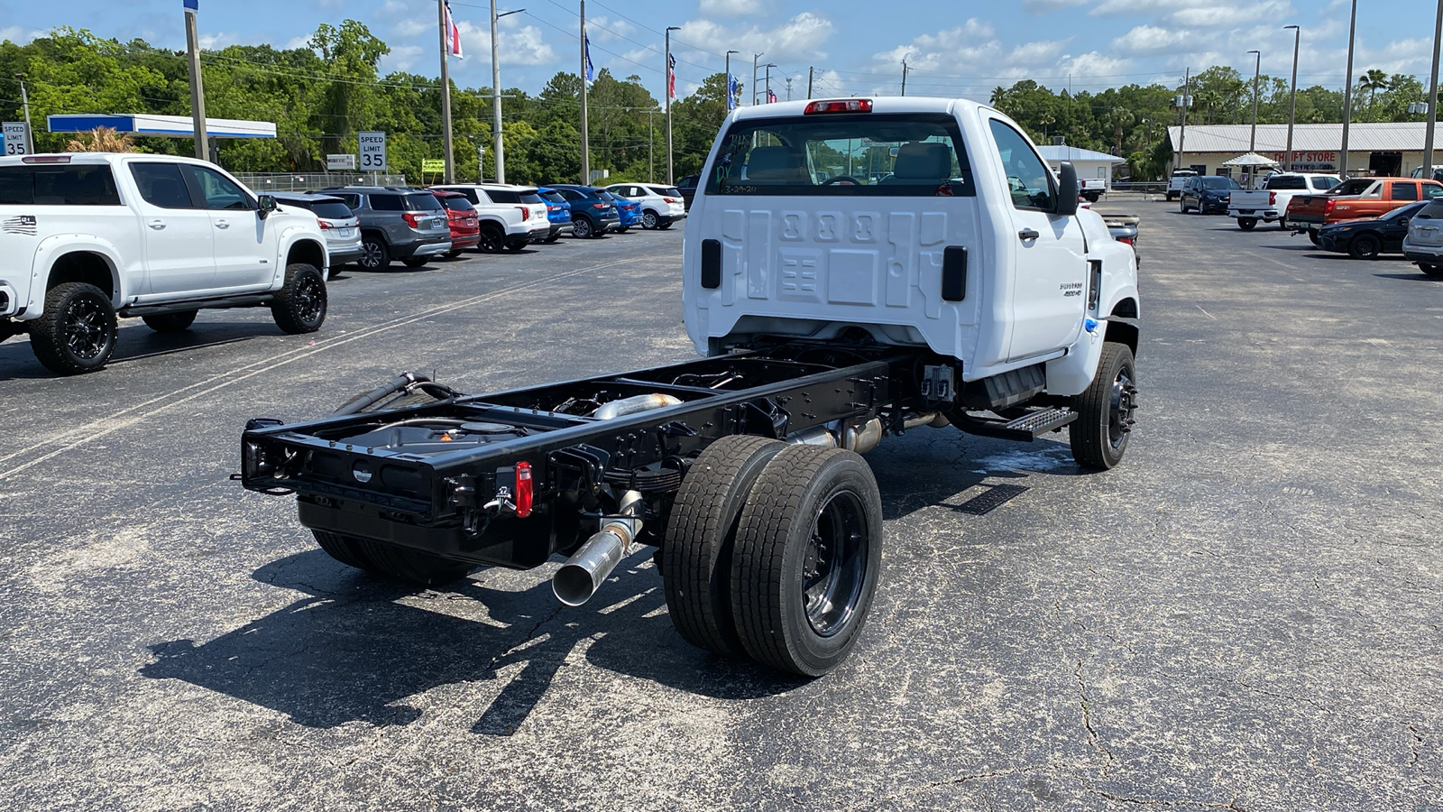 2024 Chevrolet Silverado MD Work Truck 30