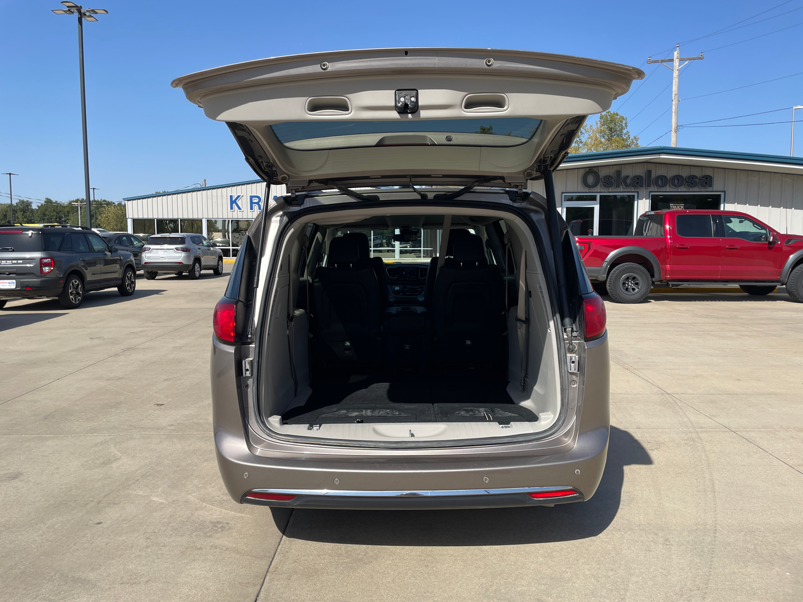 2018 Chrysler Pacifica Touring L Plus 9