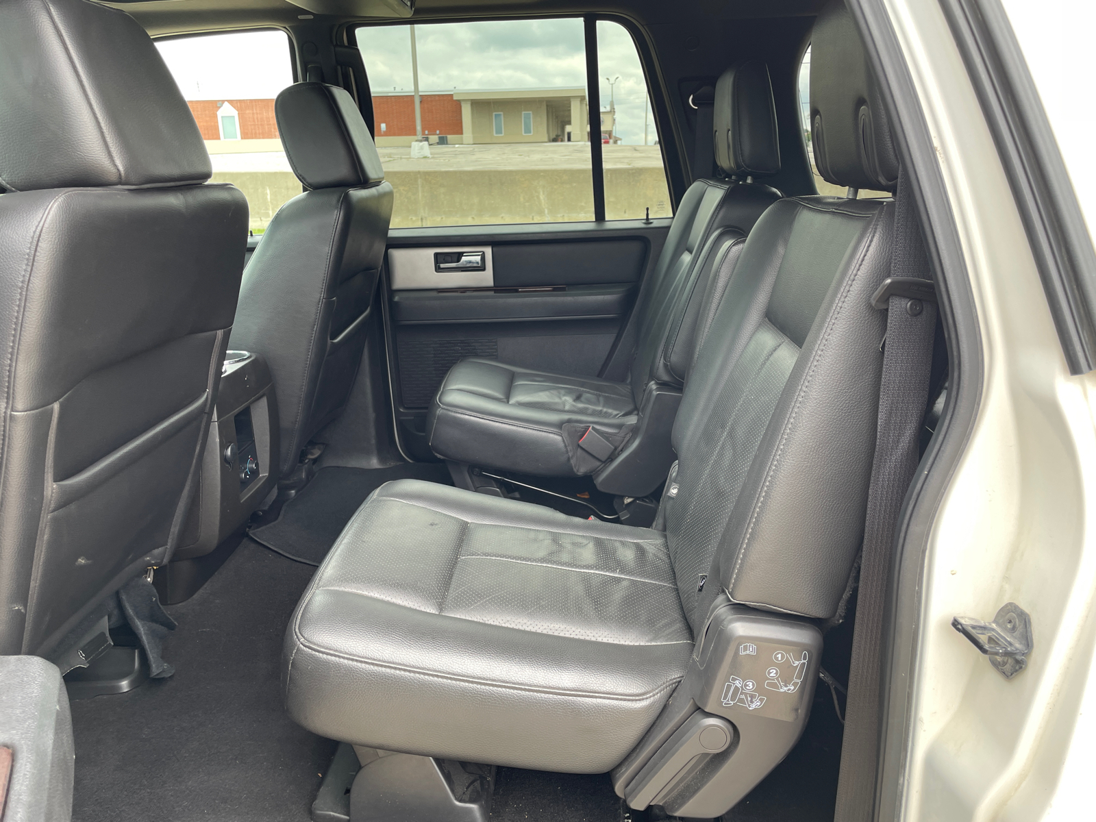 2008 Ford Expedition EL Limited 26