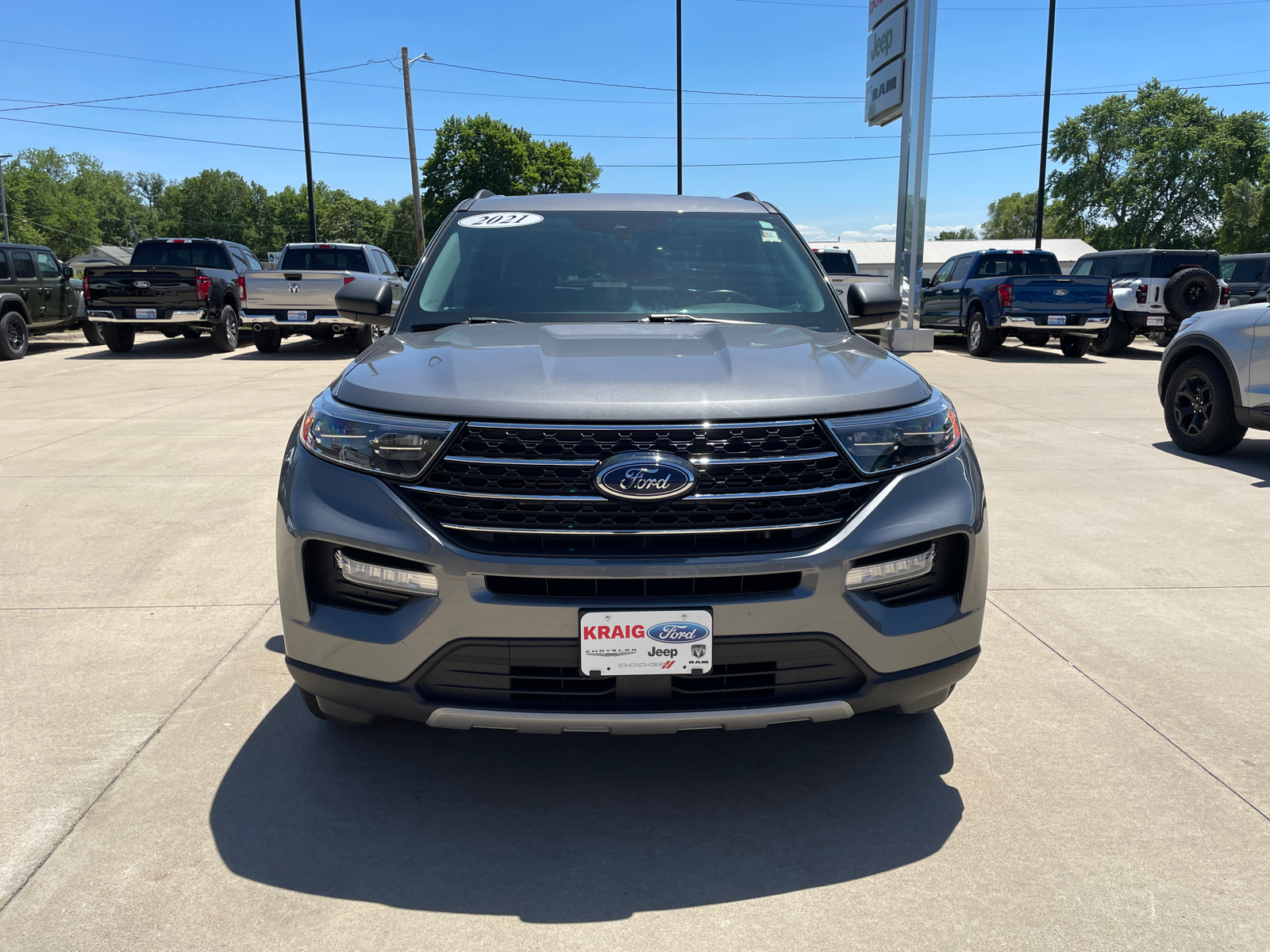 2021 Ford Explorer XLT 2