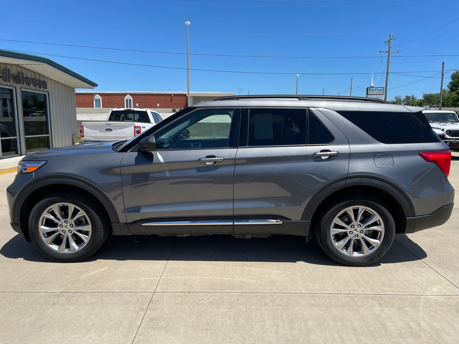 2021 Ford Explorer XLT 4