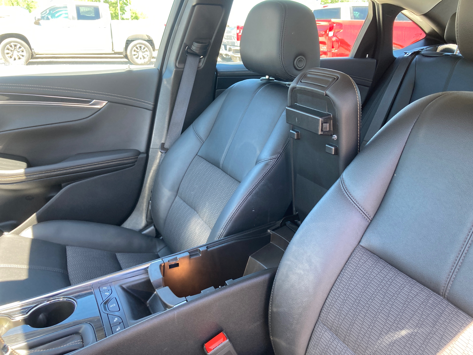 2019 Chevrolet Impala LT 30