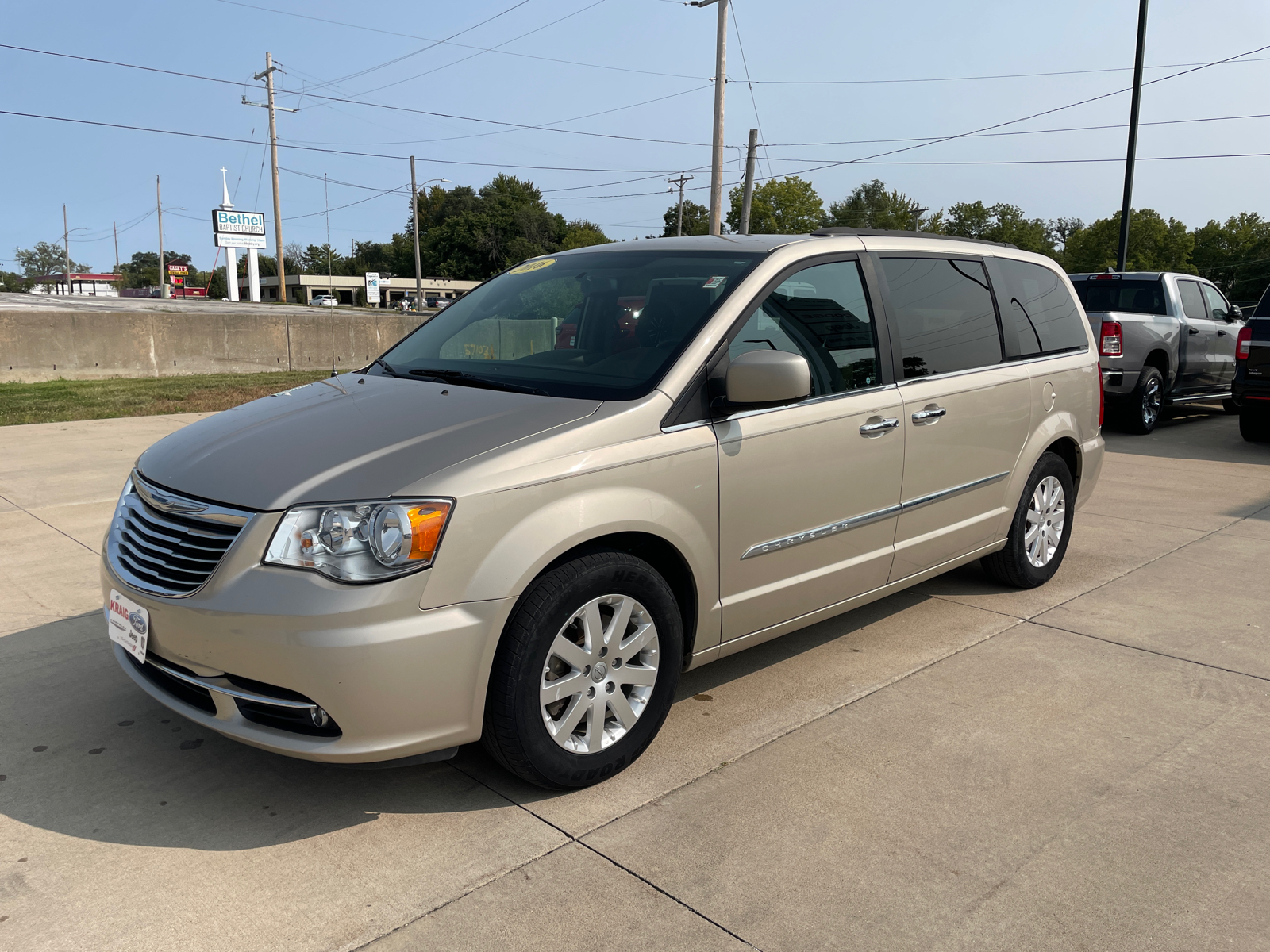 2016 Chrysler Town & Country Touring 3